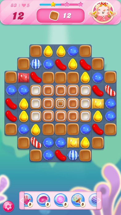 チョコレートの壁で覆われた、レベル83のゲーム盤面
